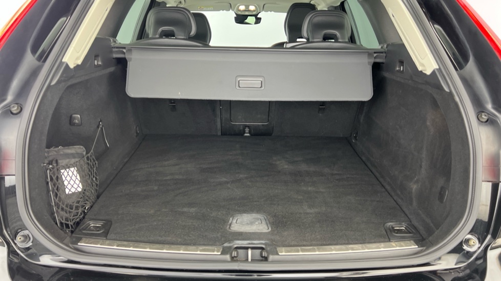 Volvo XC60 2.0 B5 Mhev Core Suv Hybrid Awd Eu BJ23EXH Black #5