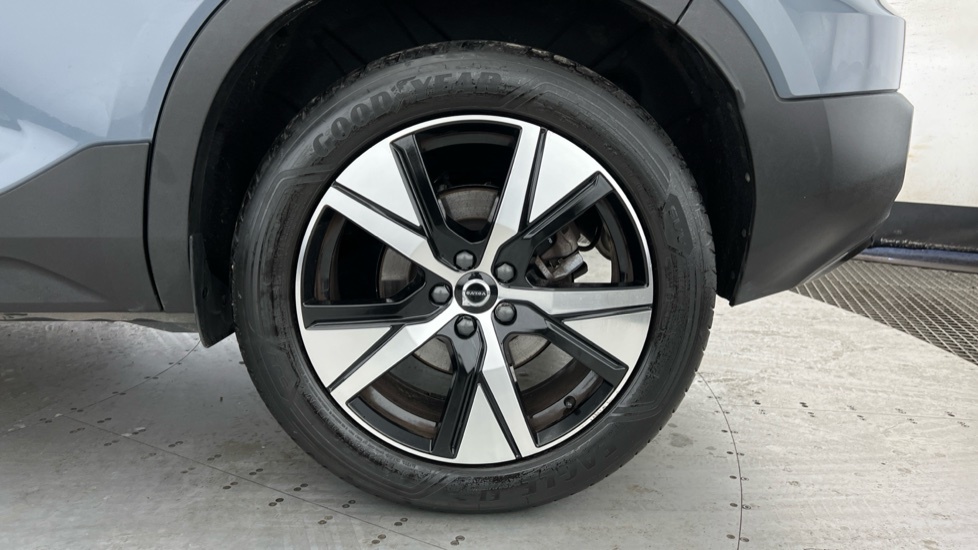 Volvo XC40 Recharge R-design, T4 Plug-in Hybrid YB71PKK Grey #4