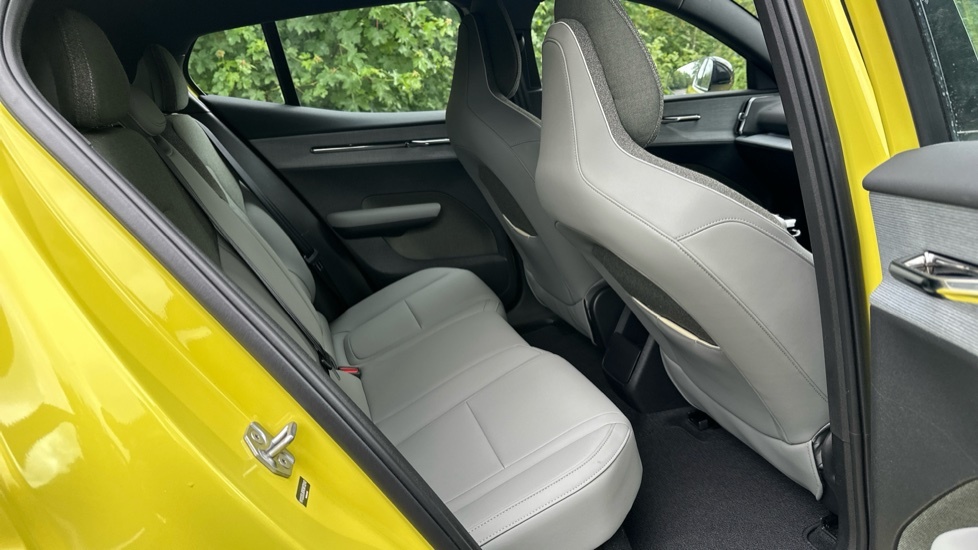 Volvo EX30 Single Motor Extended Range 69Kwh Plus Suv Ele FG25PFZ Yellow #6