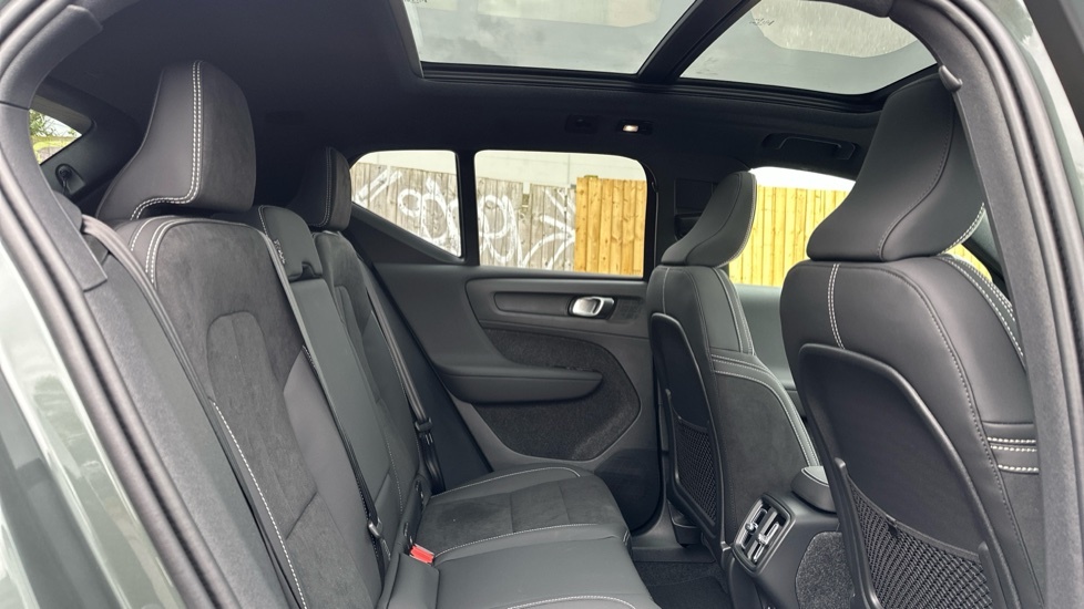 Volvo XC40 Ultra, B4 Mild Hybrid, Dark Forest Lake FD26YDH #6