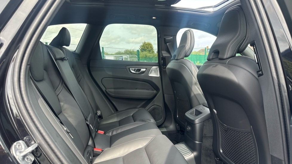Volvo XC60 Black Edition Ultra, T8 Awd Plug-in Hybrid, Electr BD26TXL Black #6