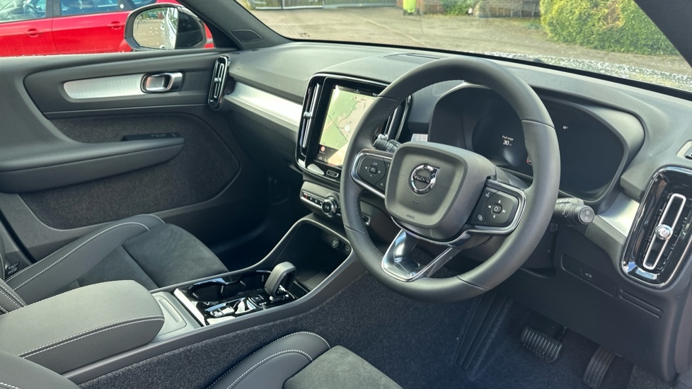 Volvo XC40 Plus, B4 Mild Hybrid, Dark BT26OVX Silver #4