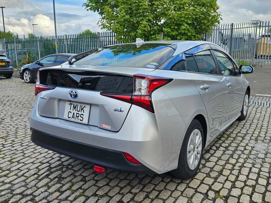 Toyota Prius 1.8 Hybrid 202020 Active 5 Seats Fresh Impo Silver #3