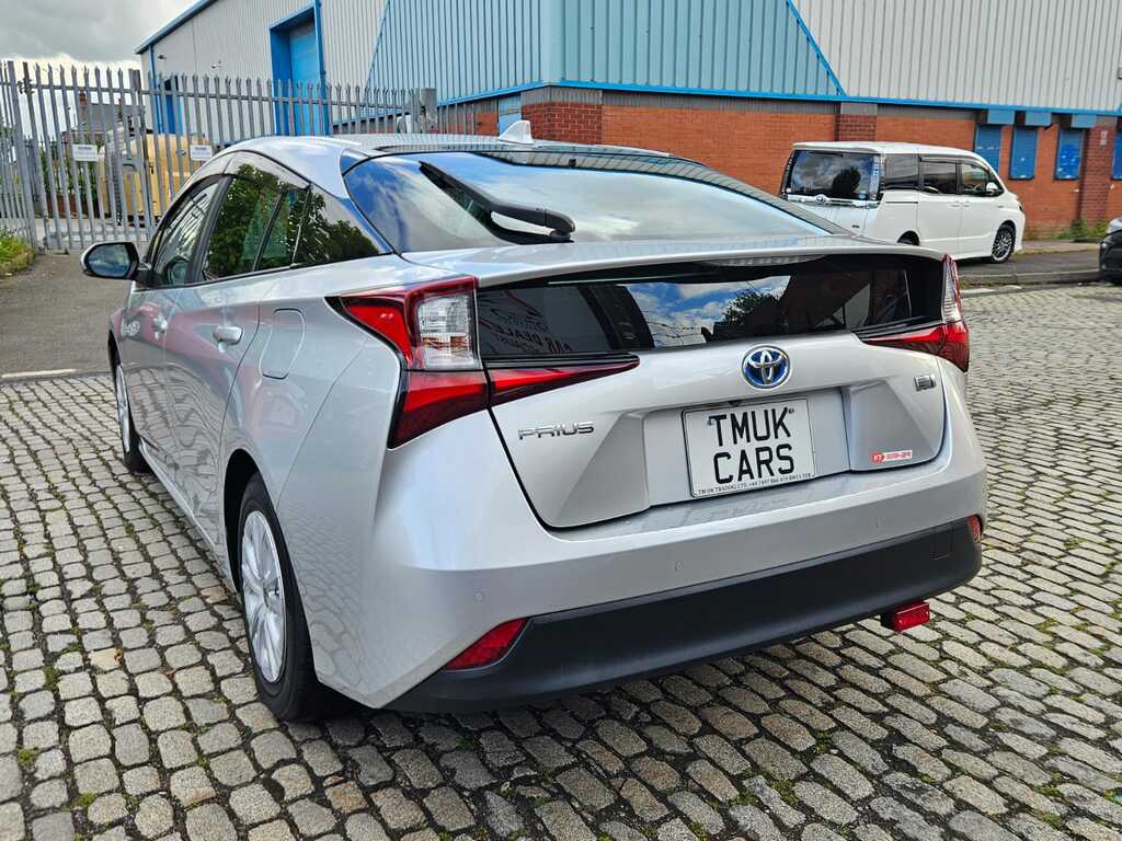 Toyota Prius 1.8 Hybrid 202020 Active 5 Seats Fresh Impo Silver #4