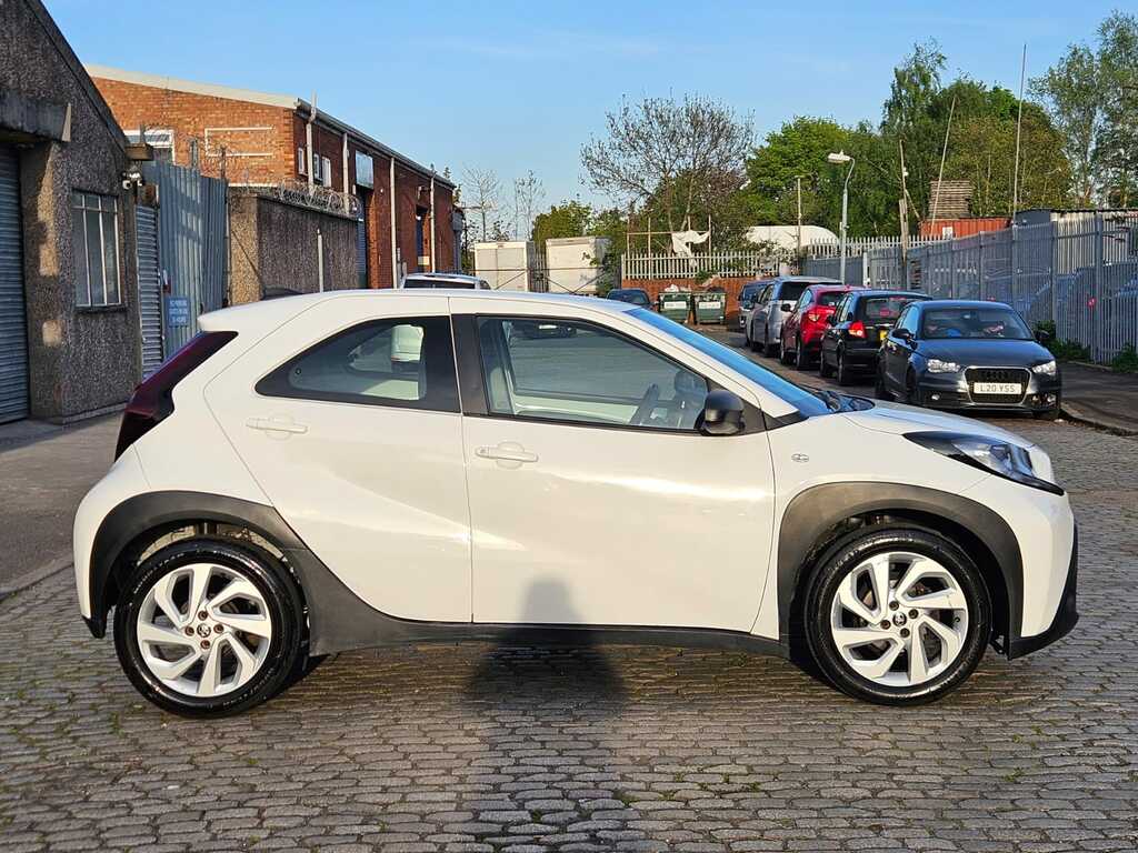 Toyota Aygo X 1.0 202272 Vvt-i Pure 5 Seat H FL72YTH White #5