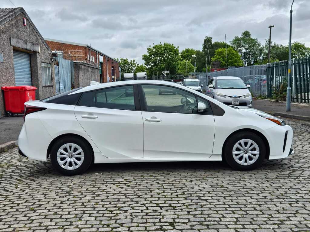 Toyota Prius 1.8 Hybrid 202020 Active 5 Seats Fresh Impo  White #5