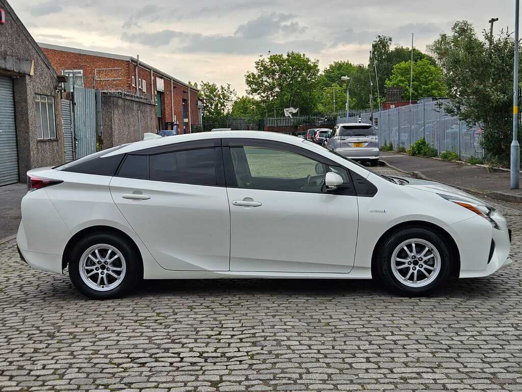 Toyota Prius 1.8 Hybrid 201717 Active 5 Seats LU17HFS White #5