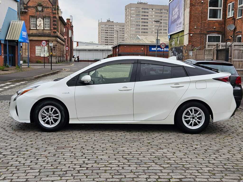 Toyota Prius 1.8 Hybrid 201717 Active 5 Seats LU17HFS White #6
