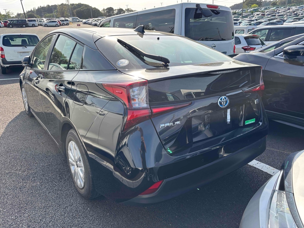 Toyota Prius 1.8 Hybrid 202121 Active 5 Seats Ulez Free Black #2
