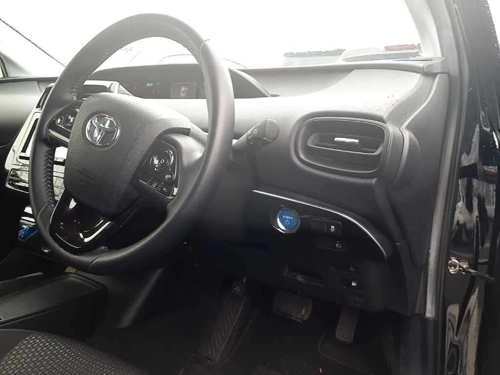 Toyota Prius 1.8 Hybrid 202121 Active 5 Seats Ulez Free Black #4