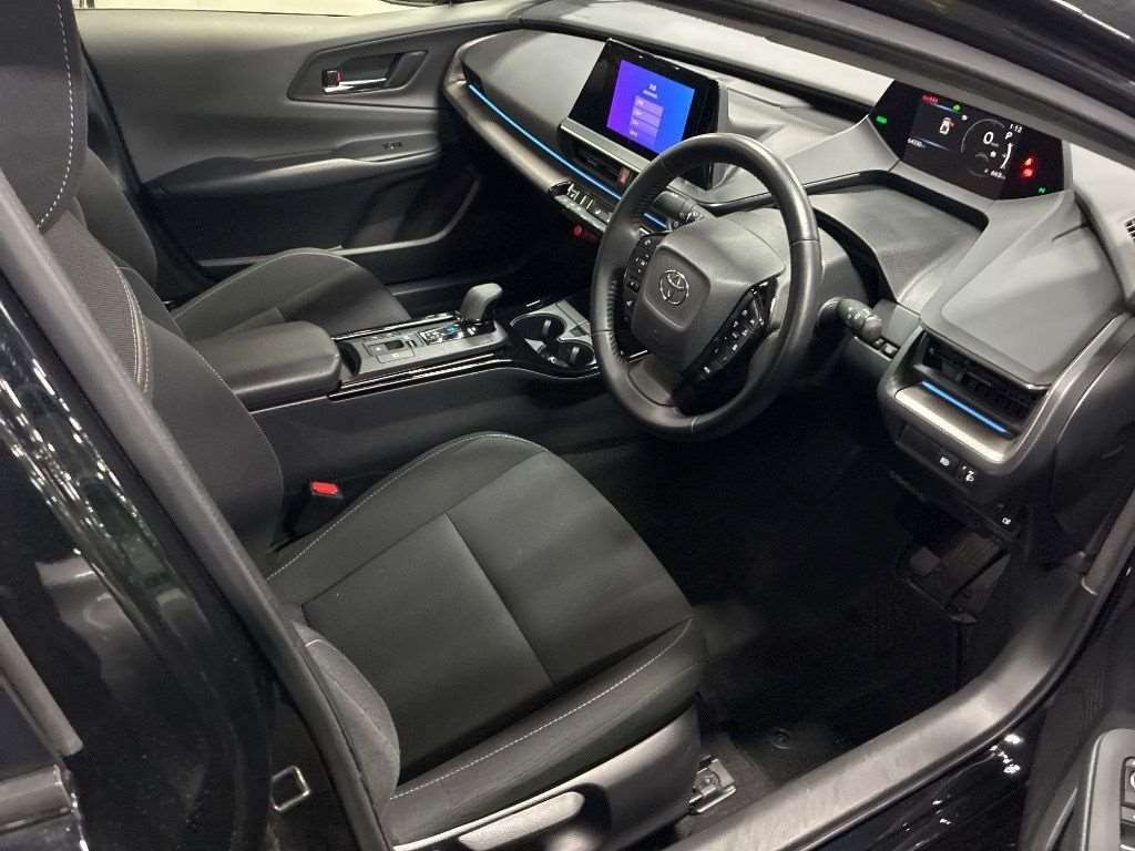 Toyota Prius 2.0 Hybrid 202323 Cvt Euro 6 Phev Design Hatchba Black #3