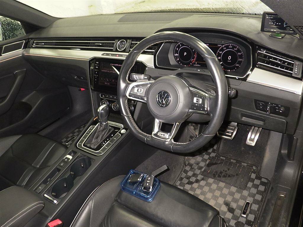Volkswagen Arteon 2.0 201919 5 Seats Saloon U Black #3