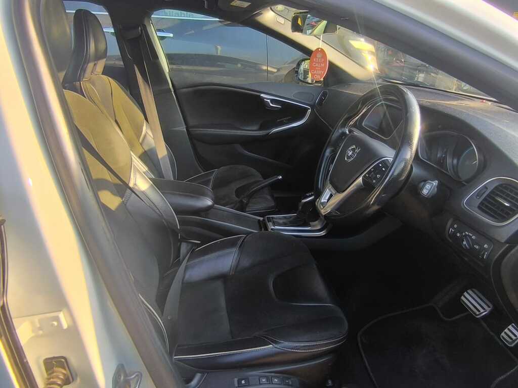 Volvo V40 1.6 201464 D2 R-design Nav 5 Se White #5