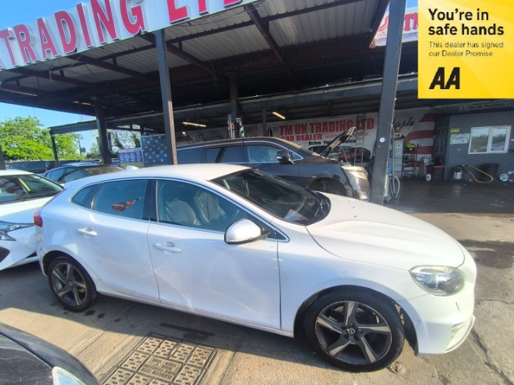 Volvo V40 1.6 201464 D2 R-design Nav 5 Se White