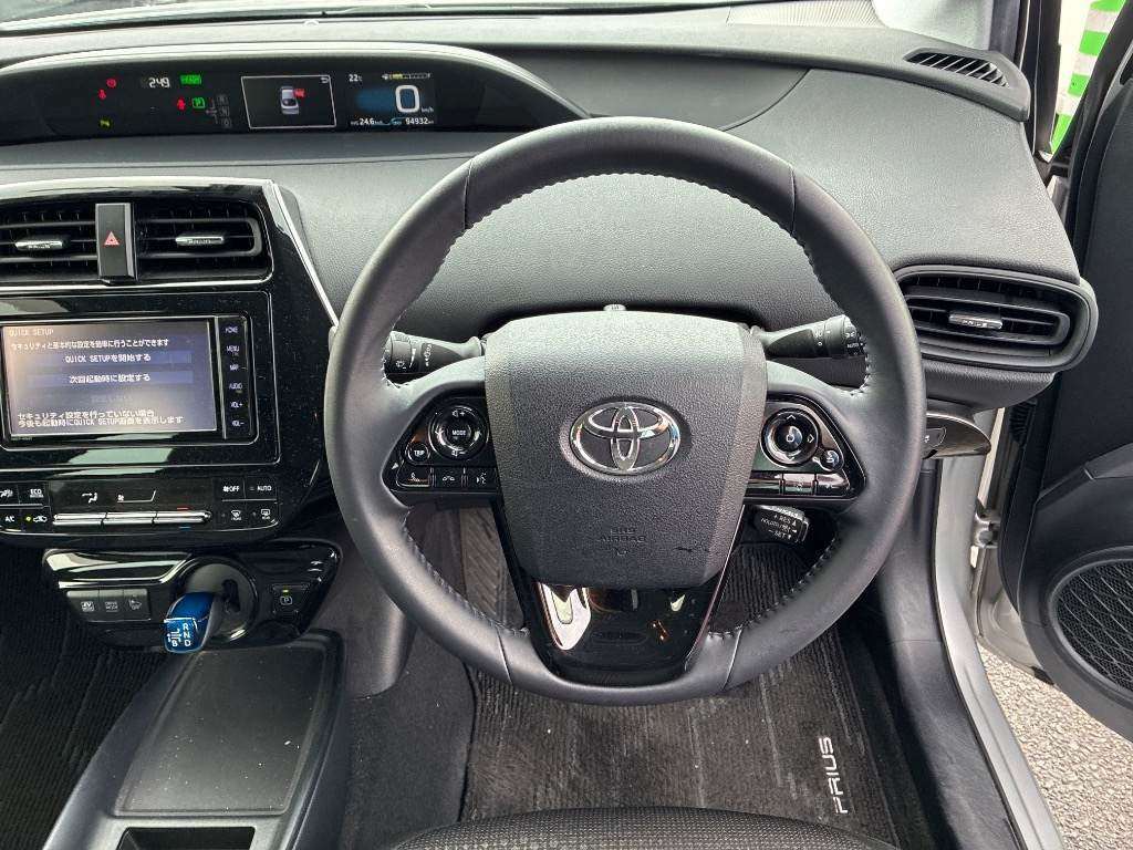 Toyota Prius 1.8 Hybrid 201919 Active 5 Seats Ulez Free Silver #3