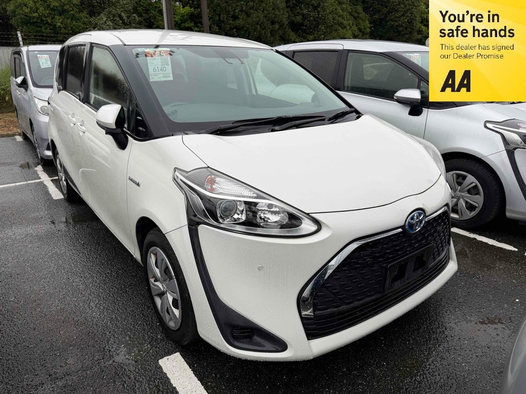 Toyota Sienta 1.5 Hybrid 202020 7 Seats Ulez Fre White