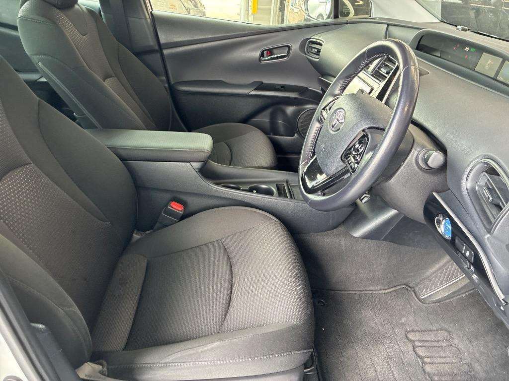 Toyota Prius 1.8 Hybrid 202121 Active 5 Seats Ulez Free White #3