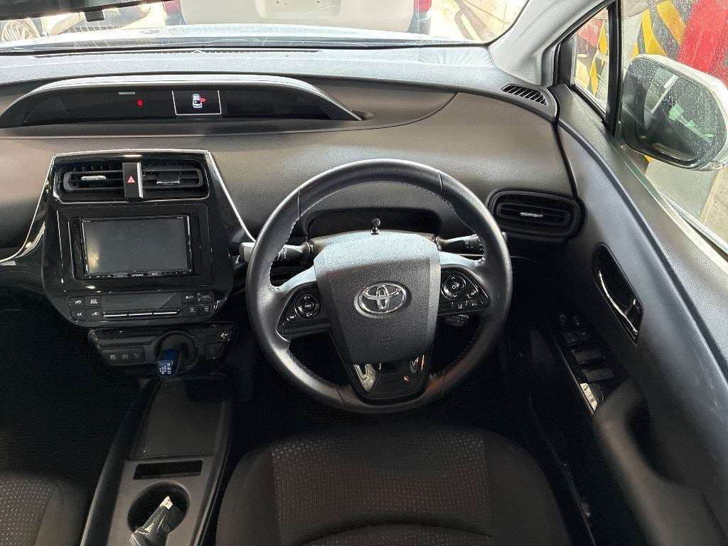 Toyota Prius 1.8 Hybrid 202020 Active 5 Seats Ulez Free Silver #4
