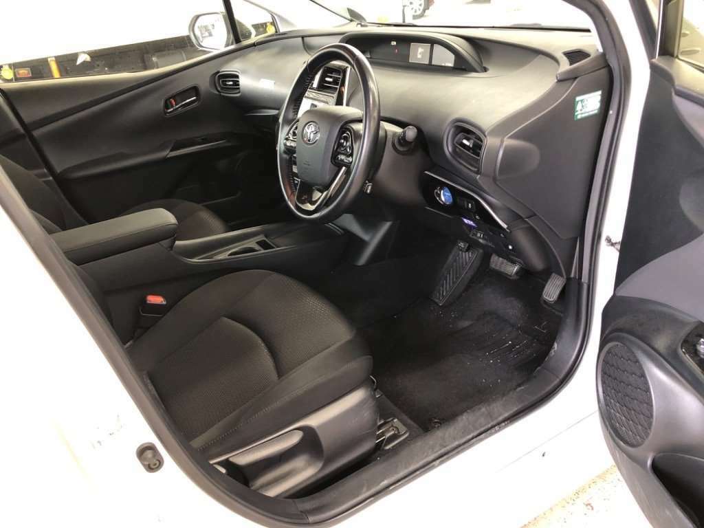 Toyota Prius 1.8 Hybrid 202170 Active 5 Seats Ulez Free  White #3