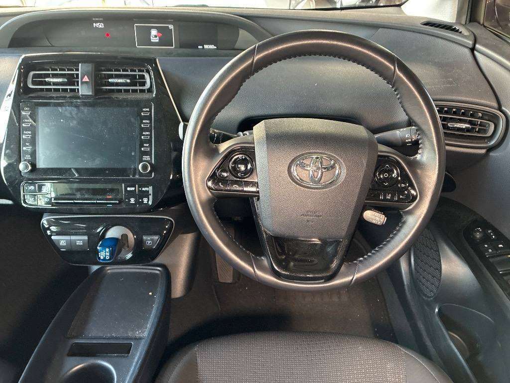 Toyota Prius 1.8 Hybrid 202222 Active 5 Seats Ulez Free White #4