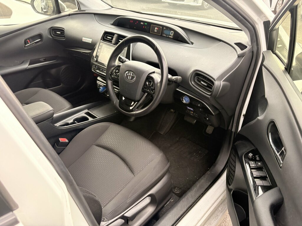 Toyota Prius 1.8 Hybrid 202222 Active 5 Seats Ulez Free White #3