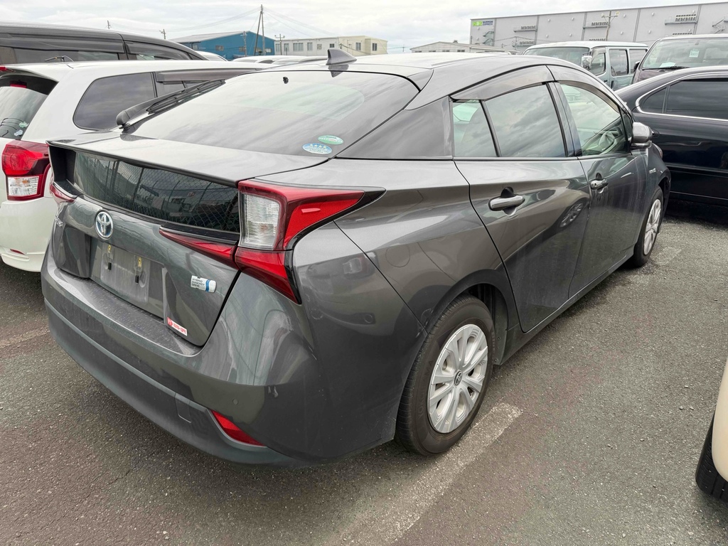 Toyota Prius 1.8 Hybrid 201919 Active 5 Seats Ulez Free Grey #2