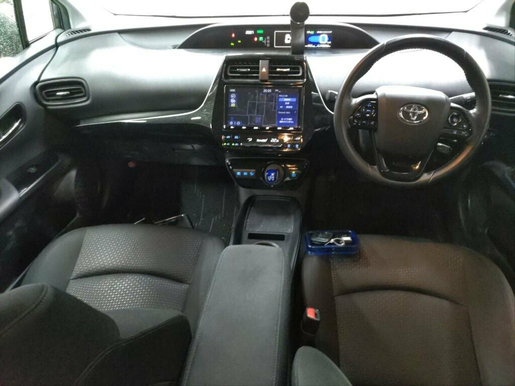 Toyota Prius 1.8 Hybrid 201919 Active 5 Seats Ulez Free Grey #4