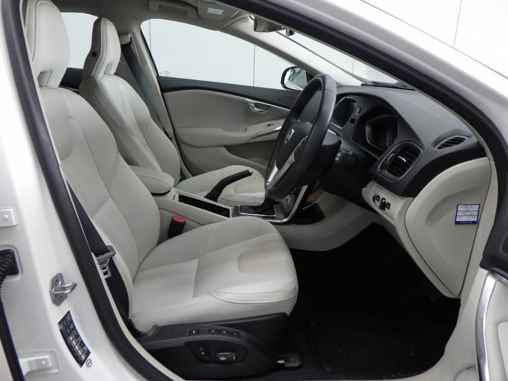 Volvo V40 1.6 201313 T4 Se Ulez Free Fre White #3