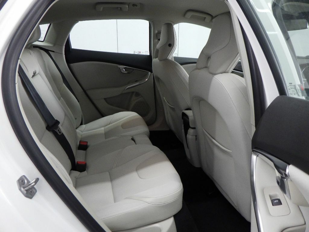 Volvo V40 1.6 201313 T4 Se Ulez Free Fre White #4