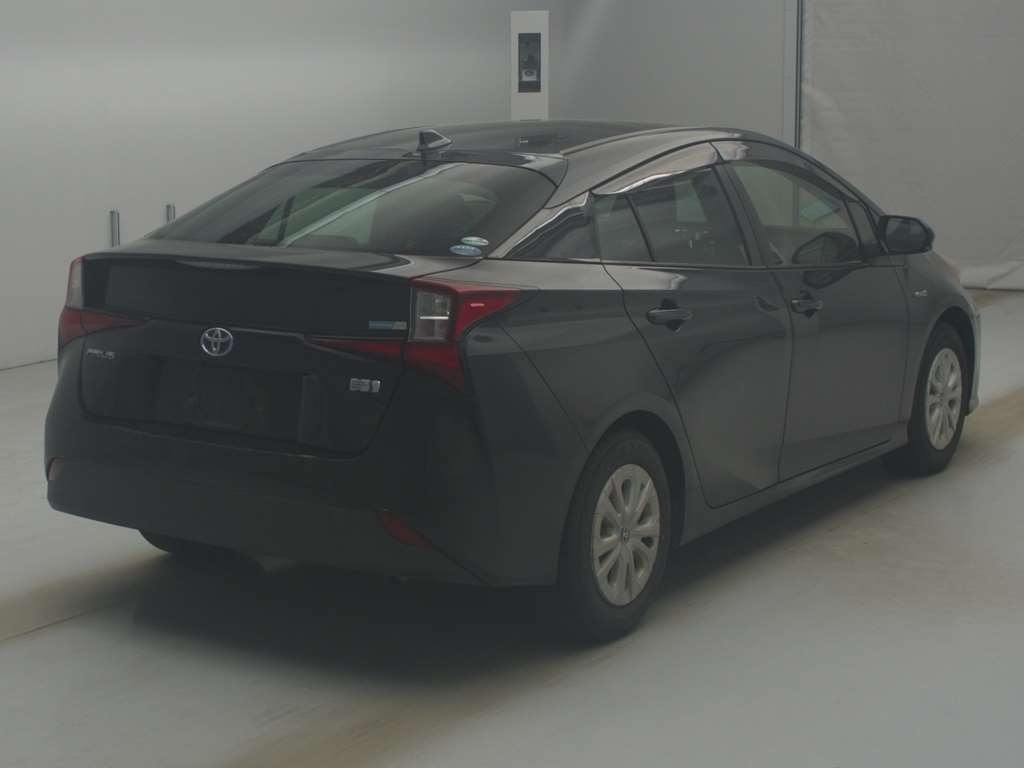 Toyota Prius 1.8 Hybrid 201919 Active 5 Seats Ulez Free Black #2