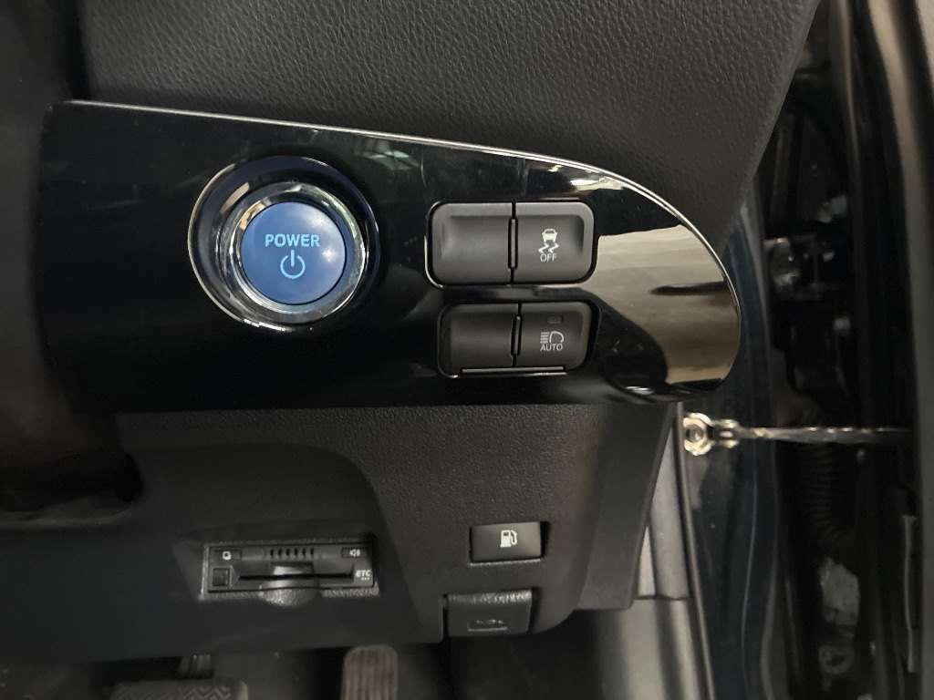 Toyota Prius 1.8 Hybrid 201919 Active 5 Seats Ulez Free Black #6