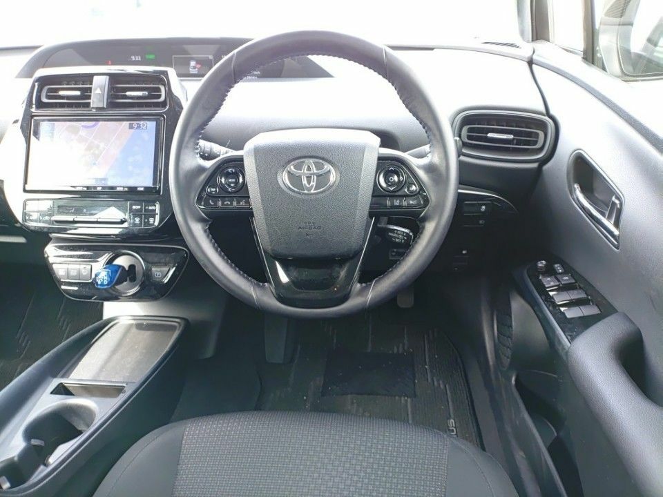 Toyota Prius 1.8 Hybrid 201919 Active 5 Seats Ulez Free Beige #3