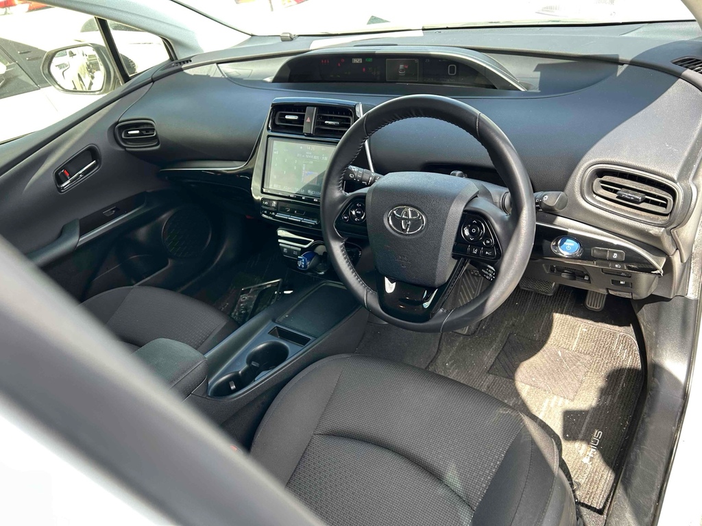 Toyota Prius 1.8 Hybrid 202171 Active 5 Seats Ulez Free White #3