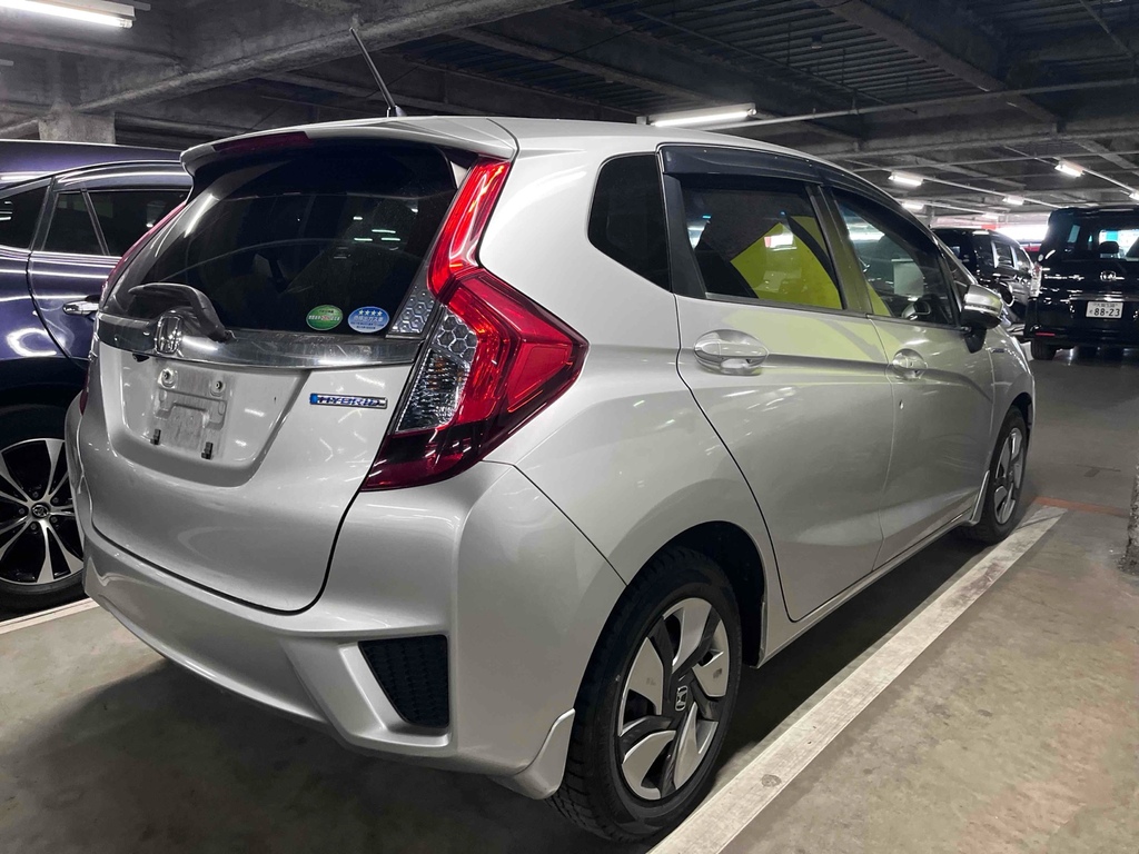 Honda Jazz Fit 1.5 Hybrid 201515 5 Seats Ulez Free Fre Silver #2