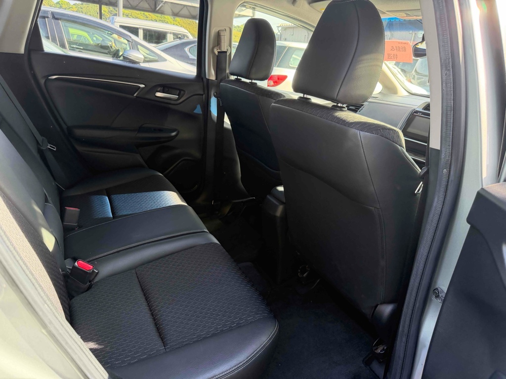 Honda Jazz Fit 1.5 Hybrid 201414 5 Seats Ulez Free Fre Silver #3