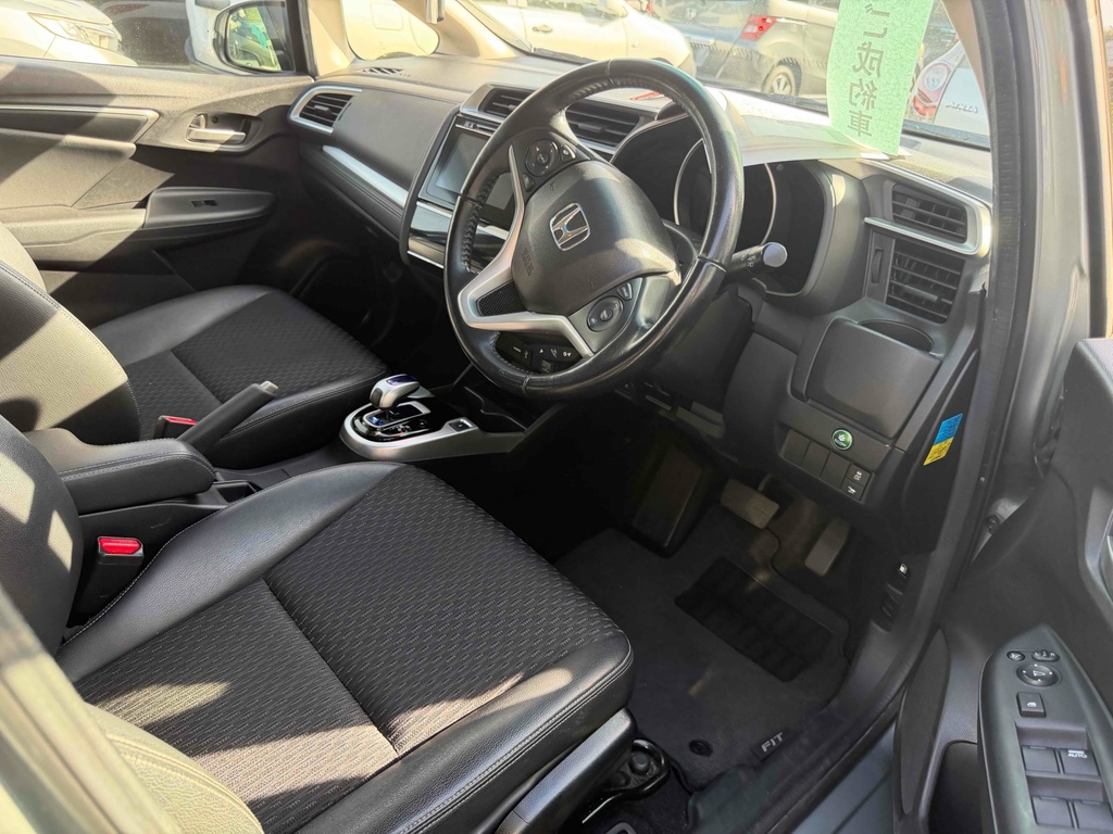 Honda Jazz Fit 1.5 Hybrid 201414 5 Seats Ulez Free Fre Silver #2
