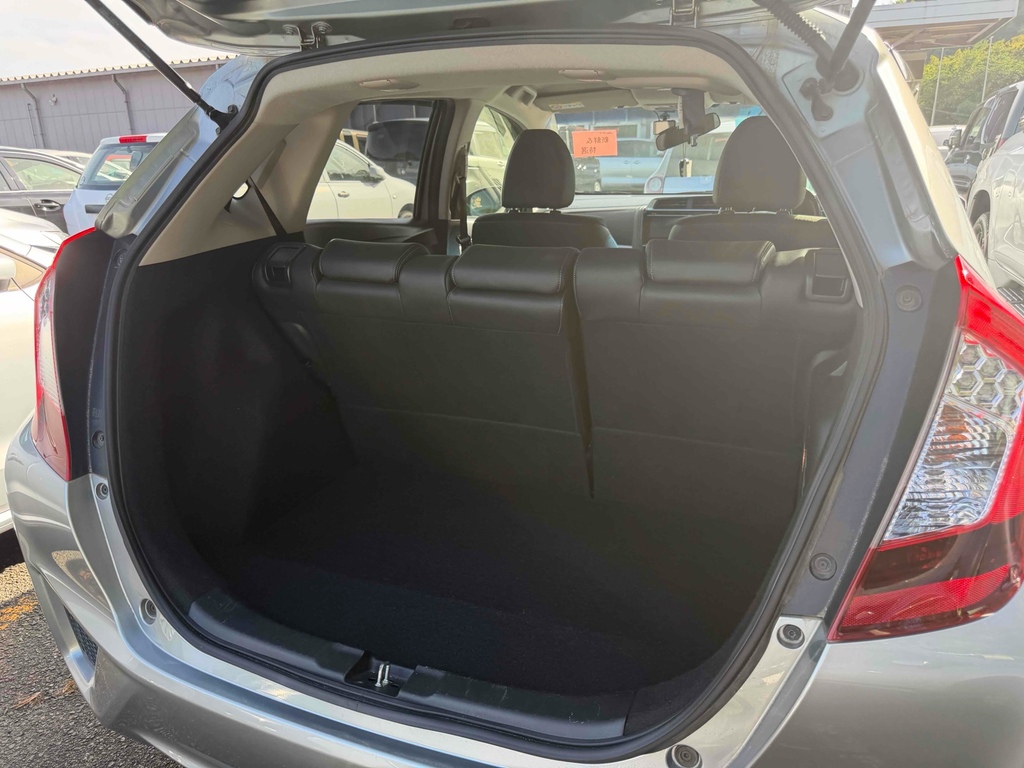 Honda Jazz Fit 1.5 Hybrid 201414 5 Seats Ulez Free Fre Silver #6