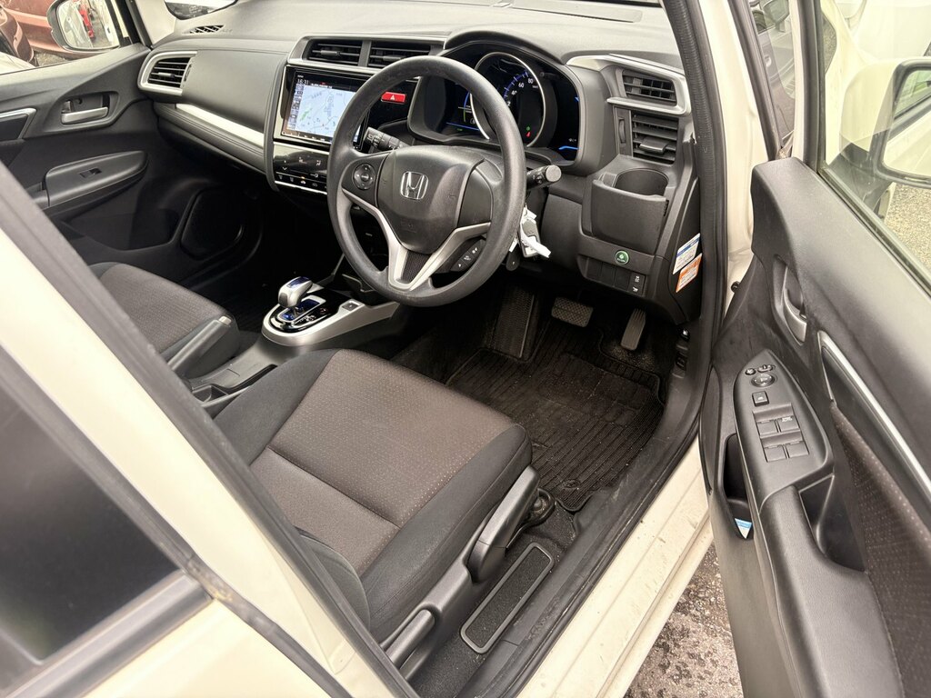 Honda Jazz Fit 1.5 Hybrid 201414 5 Seats Ulez Free Fre White #3