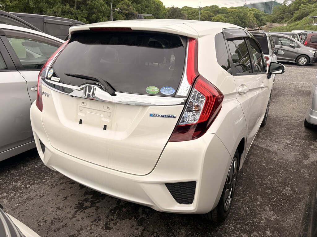 Honda Jazz Fit 1.5 Hybrid 201414 5 Seats Ulez Free Fre White #2