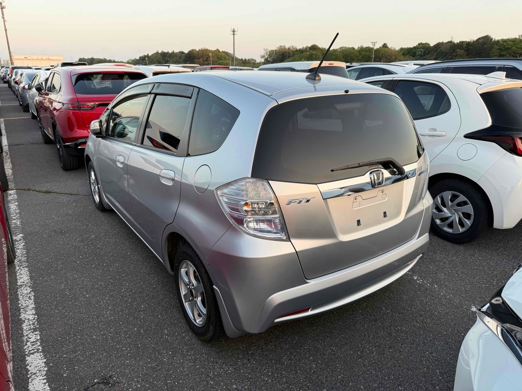 Honda Jazz Fit 1.3 Hybrid 201212 5 Seats Ulez Free Fre Silver #2
