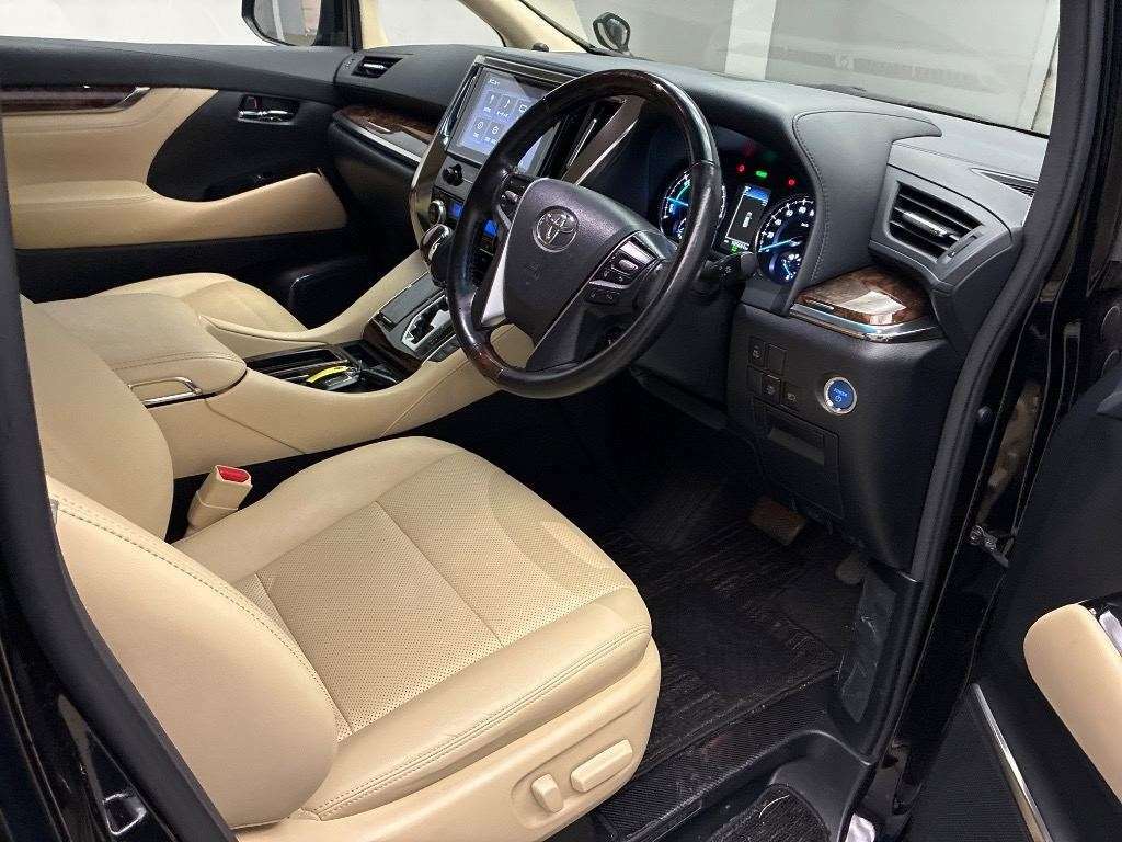 Toyota Alphard 2.5 Hybrid 202121 7 Seats 4Wd Mpv Black #4