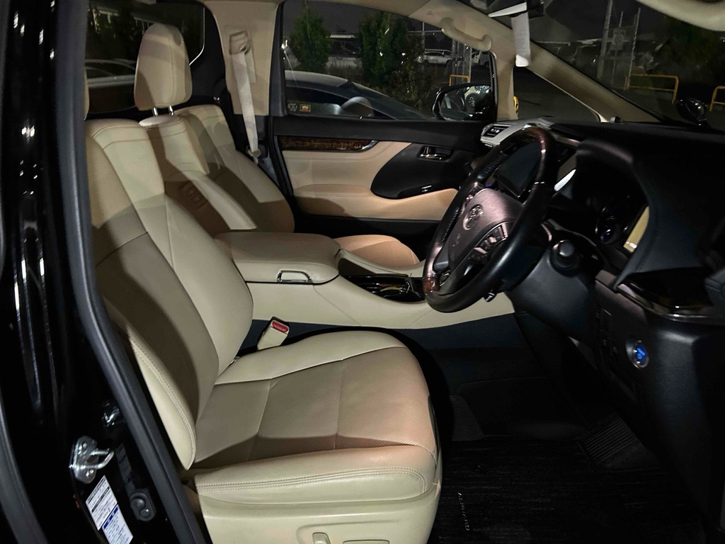 Toyota Alphard 2.5 Hybrid 202121 7 Seats 4Wd Mpv Black #3