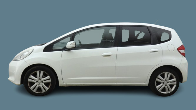 Honda Jazz Fit 1.4 201515 I-vtec Es Plus Hatchback 5 WU15AEA White #6