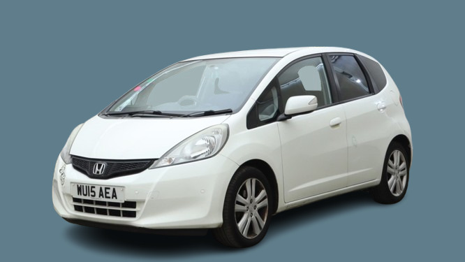 Honda Jazz Fit 1.4 201515 I-vtec Es Plus Hatchback 5 WU15AEA White #2