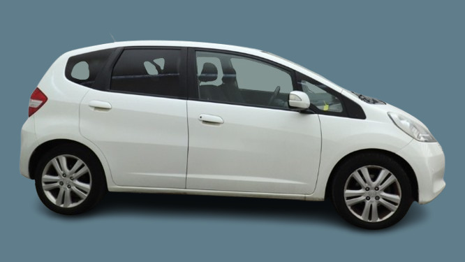 Honda Jazz Fit 1.4 201515 I-vtec Es Plus Hatchback 5 WU15AEA White #5