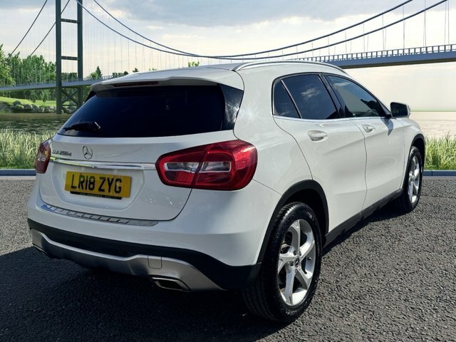 Mercedes-Benz GLA Class 2.1 Gla200d Sport Suv Euro 6 S White #3