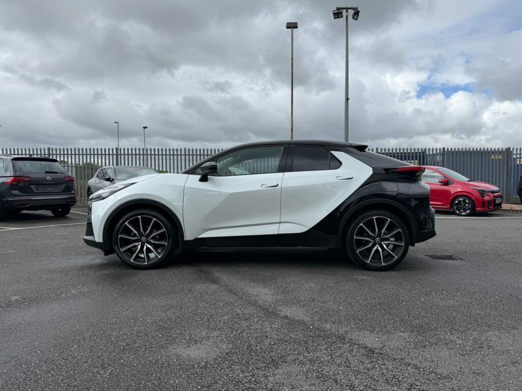 Toyota C-Hr 2.0 Vvt-h Gr Sport Suv Hybrid Cvt Euro CYZ6608 White #4
