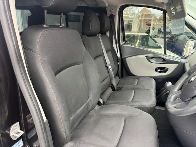 Renault Trafic Sl27 Energy Dci 95 Business 6 Seater OU68CHY Black #3