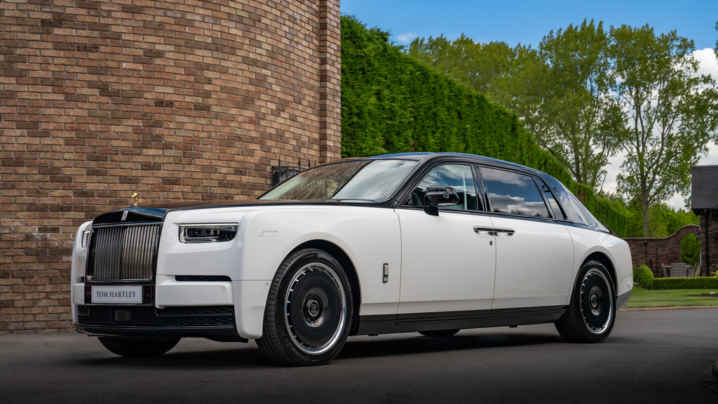 Rolls-Royce Phantom Saloon MX75YXJ Black