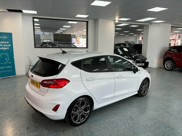 Ford Fiesta Hatchback WU19YYE White #4